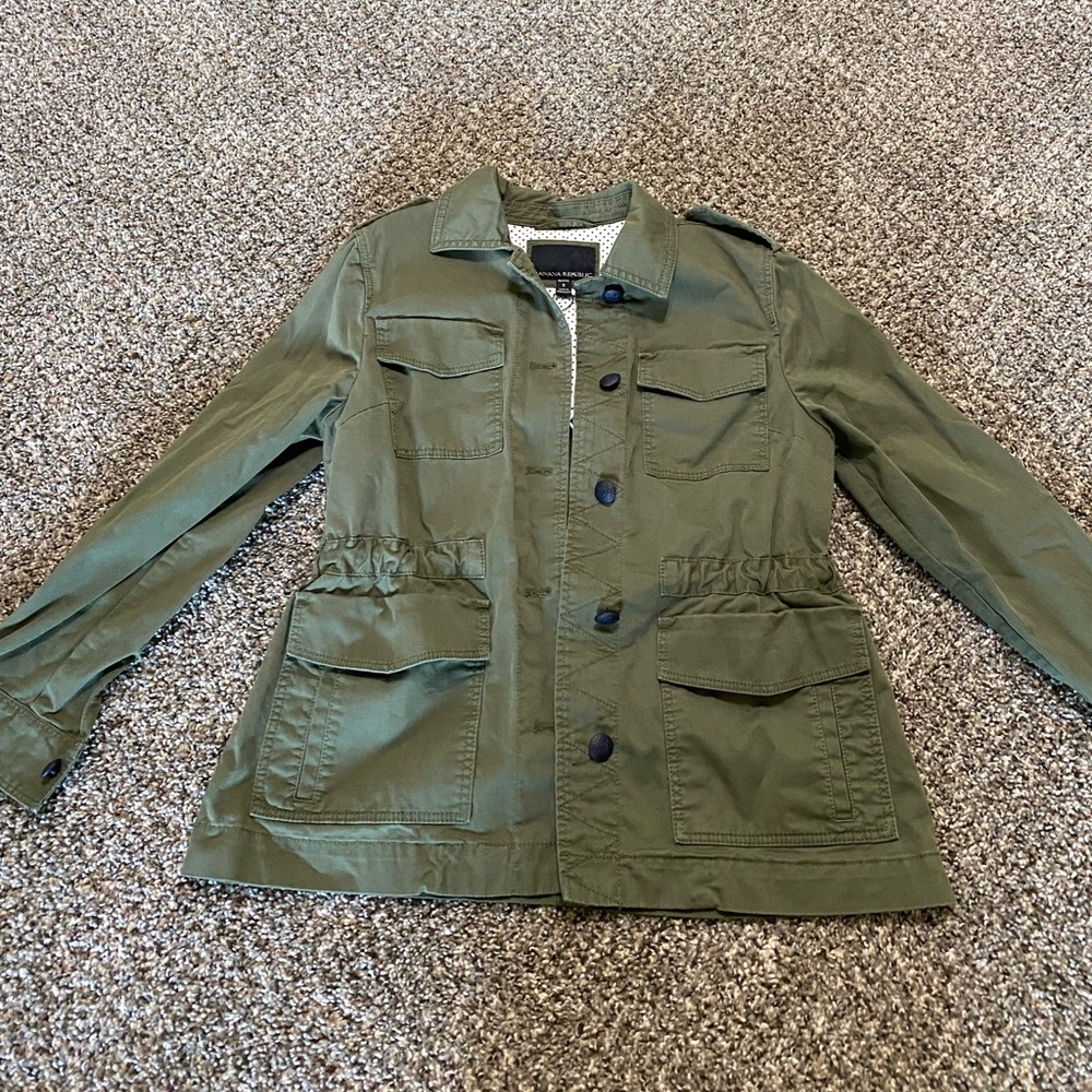 Banana Republic light coat/ jacket. Size small petite